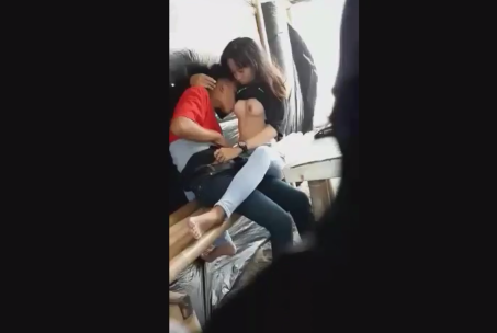 Menikmati Indahnya Badan Dengan Melakukan Aktivitas Tak Senonoh Di Bawah Pohon Kelapa